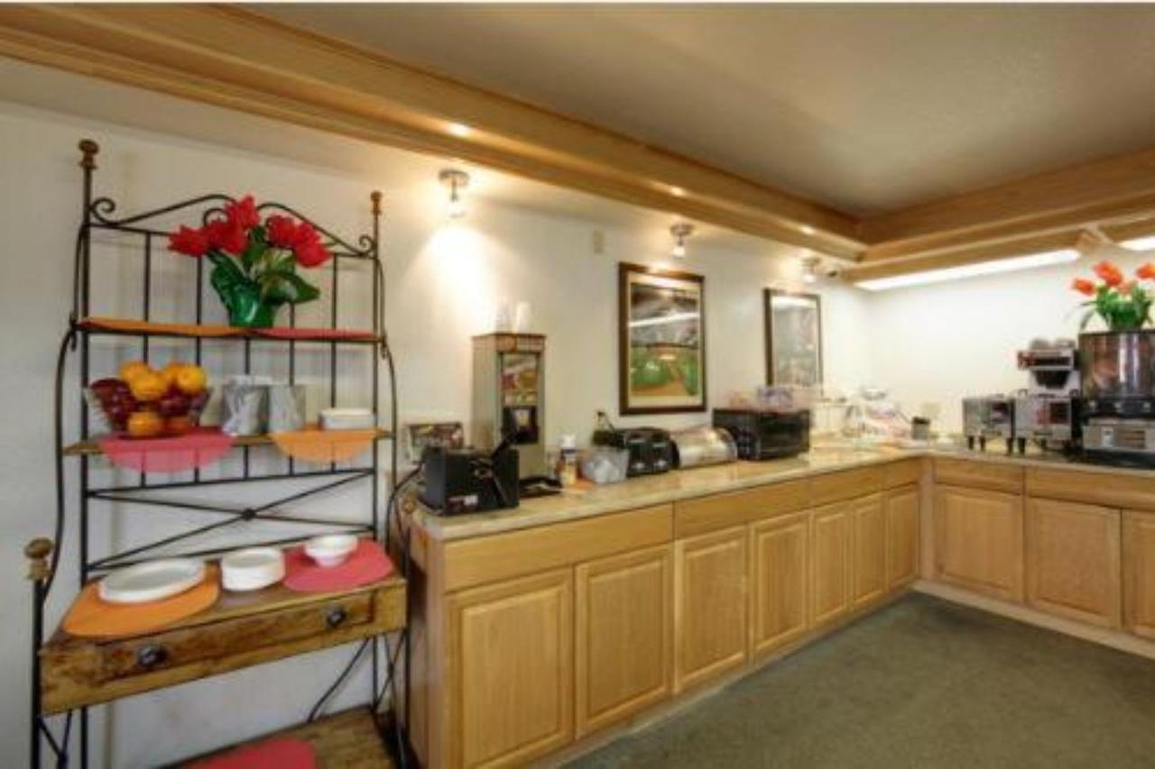 Americas Best Value Inn Oklahoma City South Екстериор снимка